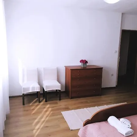 Karlo - Center Apartamento Pag Town