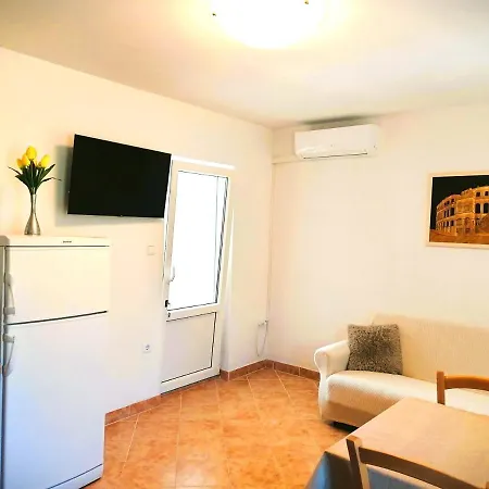 Apartment Karlo - Center