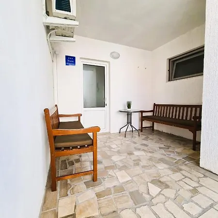 Karlo - Center Apartment *